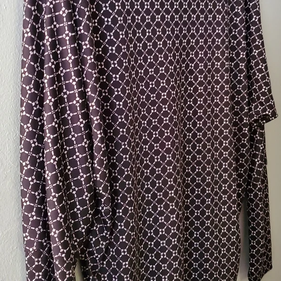 Graphic Print Blouse - Picture 6 of 6